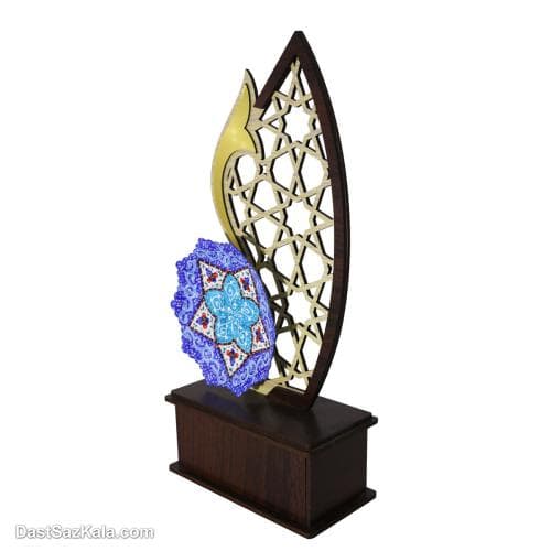 تندیس بشقاب میناکاری مشبک طرح پرستار کد LT-57