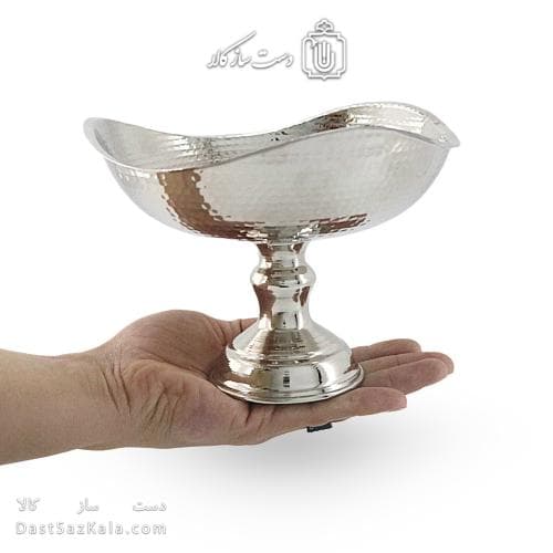 شکلات خوری مسی پایه دار سفید مدل سه گوش 19 سانتی کد AH-28