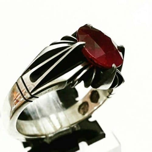 انگشتر یاقوت سرخ مردانه با رکاب تک چنگ شیاردار SG-178